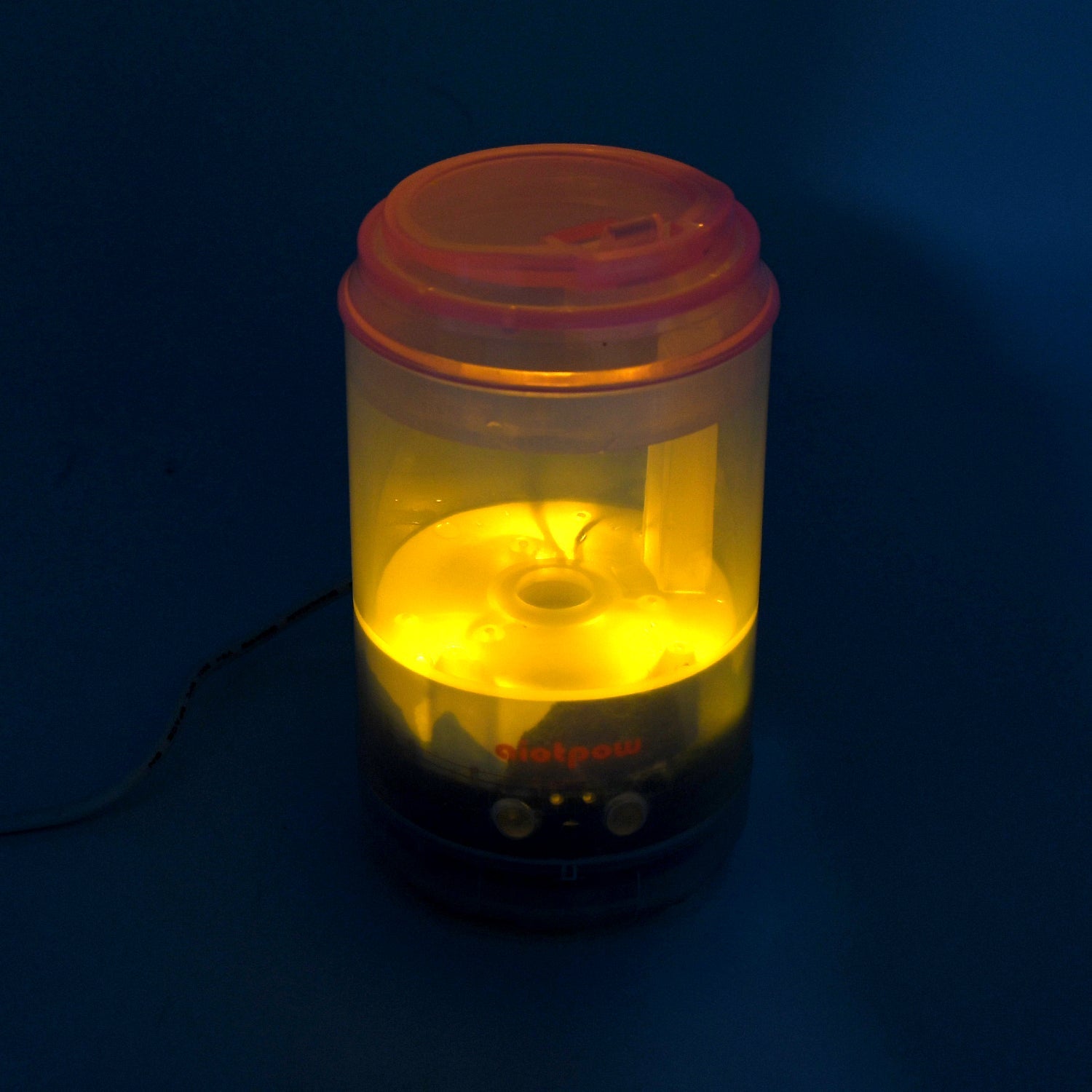 USB-powered humidifier for study room and office USB-powered humidifier for study room and office